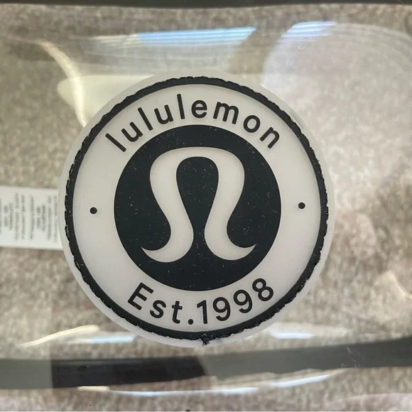 lululemon athletica Everywhere Belt Bag 1L Clear - Picture 2 of 10